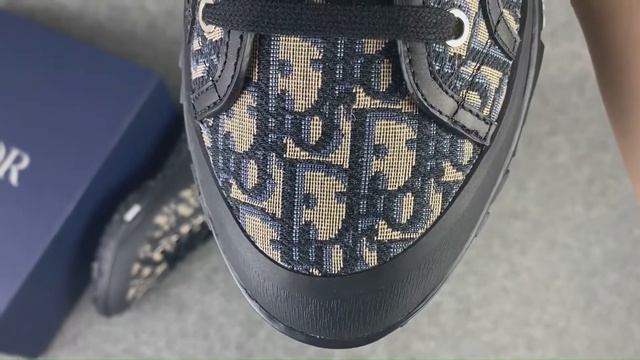 Dior B28 Low Black Beige смотреть онлайн