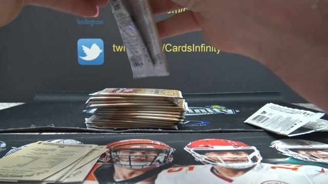 Kris' 2020 Topps Allen & Ginter Chrome & Tapu Koko Pokémon 3 Box Break смотреть онлайн