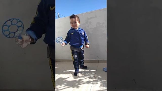 Jugando con burbujas ❤️ смотреть онлайн