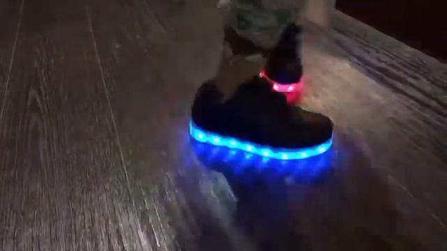 Офигенно. Классные кроссовки от компании Фаберлик с подсветкой смотреть онлайн