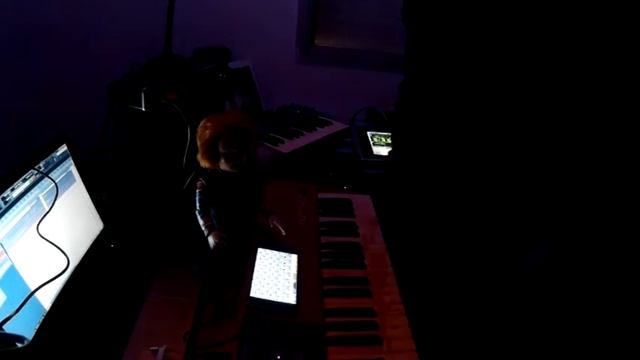 SoundOfIzrael - DeepHouse tribal with Caustic and ipad 3 смотреть онлайн