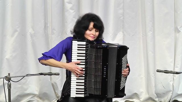 Романс "ОЧИ ЧЁРНЫЕ" обр. В.КОВТУНА Играет ЕВГЕНИЯ БУРЯКОВА г.Ростов на Дону