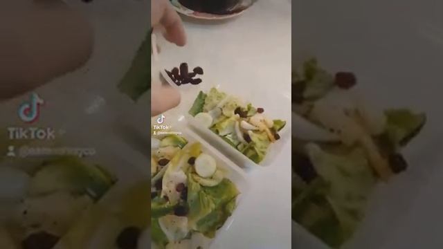 Not your Ordinary Caesar Salad w/Oregano & Chili Flakes смотреть онлайн