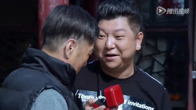 美女被打，父亲帮忙出气，她竟然还维护丈夫💖 我亲爱的宝贝 смотреть онлайн