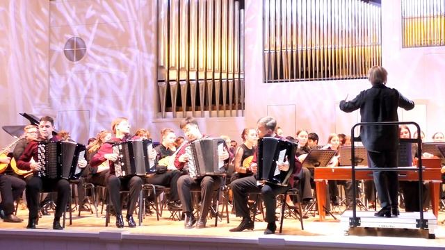 Ю.Романов "Деревенские наигрыши" Исп. квартет баянистов им. А.В. Крупина в сопр. ОРНИ студентов НГК