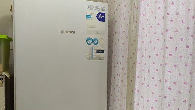 Холодильник Bosch плохо открывается скапливается вода смотреть онлайн