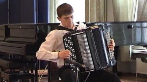 A.Вивальди Цикл "Времена года" Концерт "Лето" (II и III части) Баянист Иван Адыбаев Новосибирск