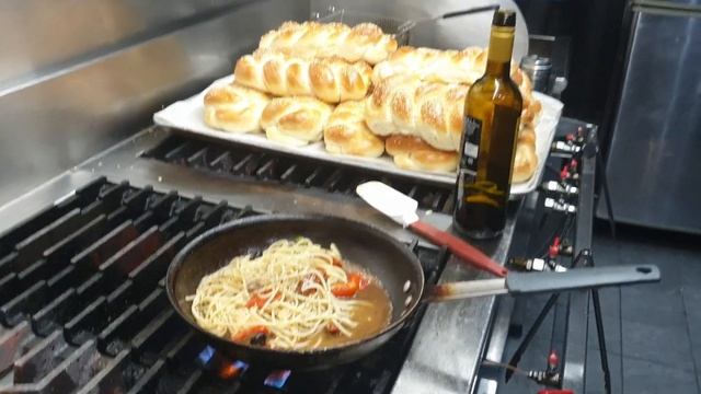 Just a bowl of pasta. (Haven't done a cooking video in a long time.) смотреть онлайн