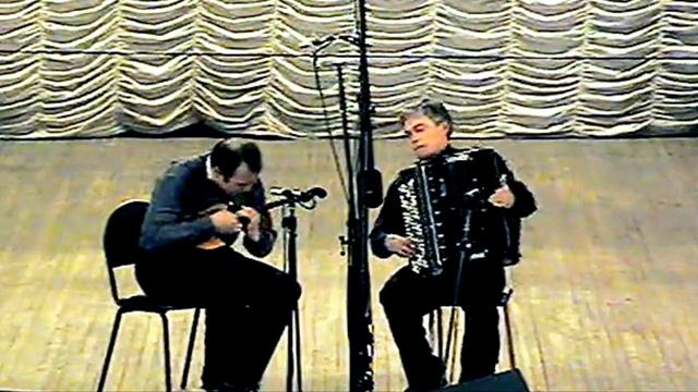 А.Пьяццолла "Либертанго" Играют новосибирские виртуозы Андрей Романов-баян и Андрей Кугаевский-домра