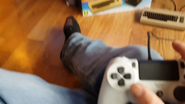 What other CONTROLLERS work with the C64 Mini? UPDATE - CHECK new video, link in description смотреть онлайн