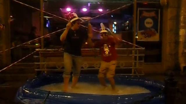 наши друзья итальянцы...))))тусят...) смотреть онлайн