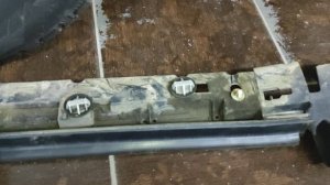 Как снять пластиковый порог автомобиля MAZDA CX 7 2008 года