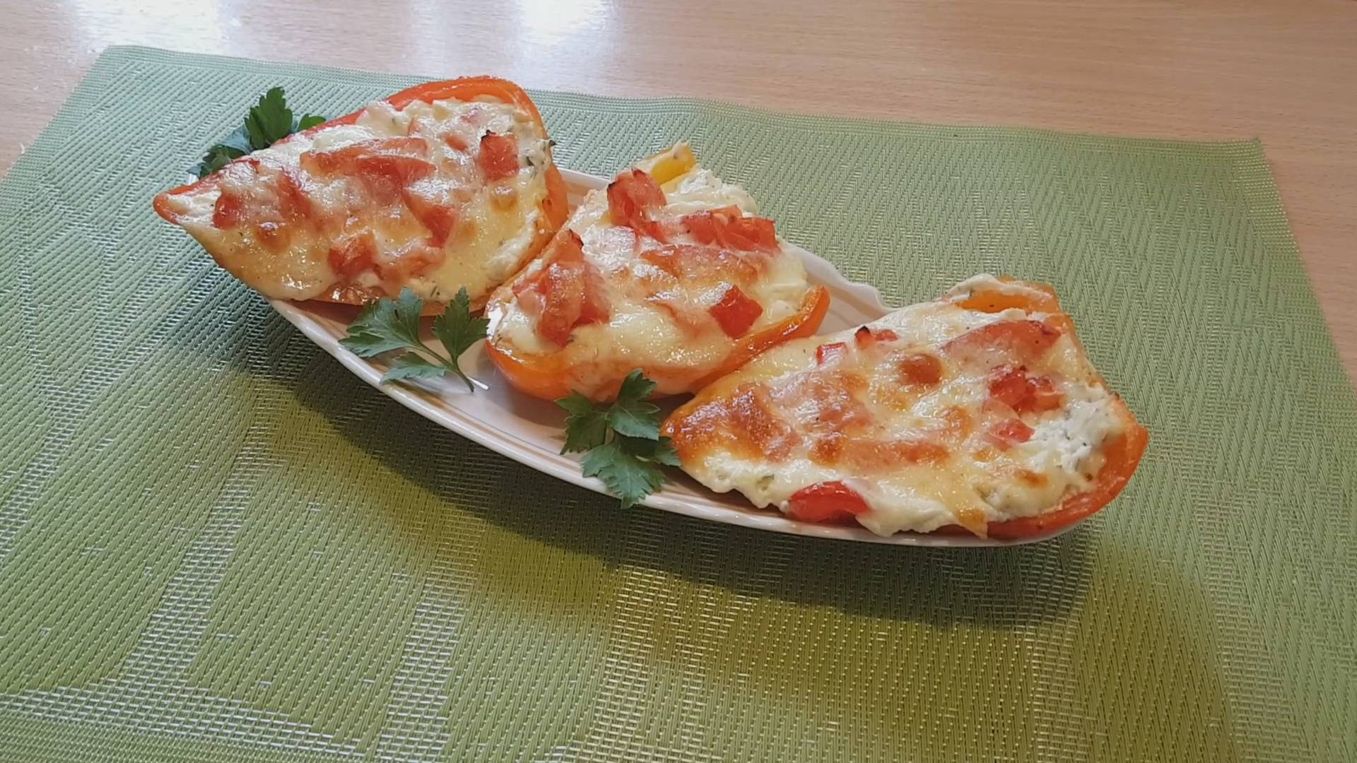 Закуска из печеного перца с сыром смотреть онлайн