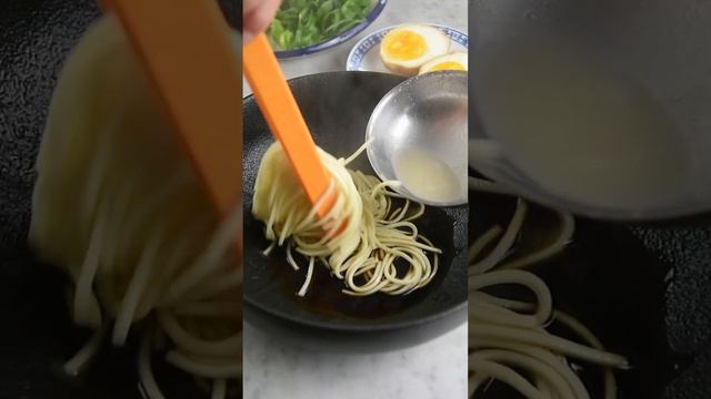 Tori Paitan Ramen смотреть онлайн