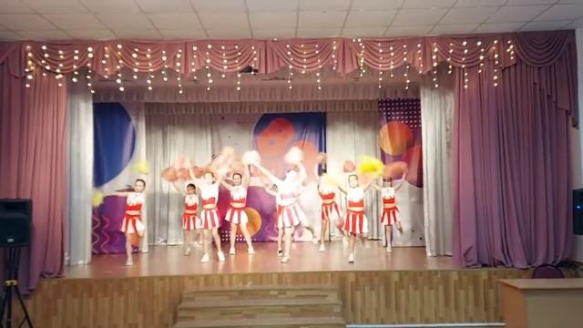 Студия танца "Лицеист" - "Чирлидинг" смотреть онлайн