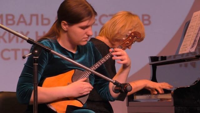 Т.Кубота - А.Цыганков "Очи чёрные" Играет Ирина Никитина (домра) Новосибирск