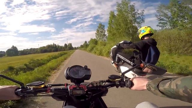 WHEELIE EDIT PIAGGIO ZIP 12' | GOPRO HERO 4 SILVER | YAMAHA AEROX смотреть онлайн