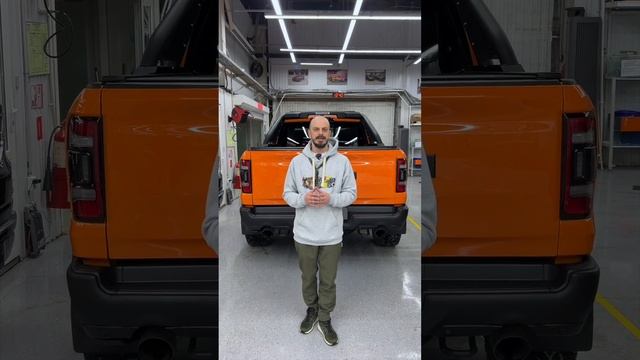 Установили rambar и крышку кузова на RAM TRX смотреть онлайн