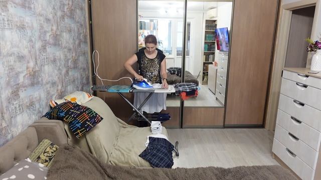 #Влог Читаю/ Крашусь/ /Гуляем/ Глажу/ Едим/ Болтаю смотреть онлайн