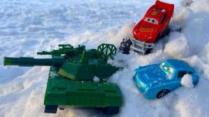 Looking for Disney Pixar cars on the Playground #lightningmcqueen #mcqueen代購 ‪