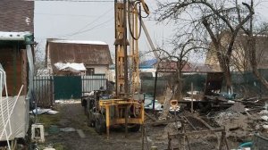 Самоизливная артезианская скважина 72 метра