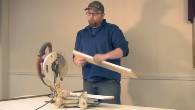 Trim & Molding : How to Cut Crown Molding for an Outside Corner смотреть онлайн