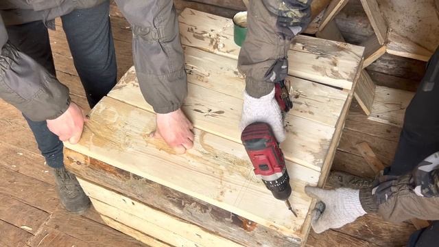 Live in an offline log cabin off grid. An autonomous set of water from improvised means! смотреть онлайн