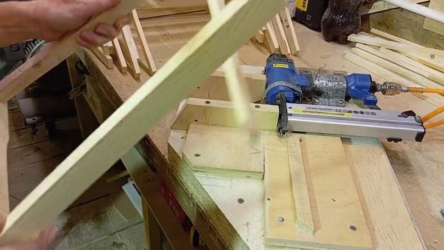 Сбиваем рамки новым степлером (20.12.23) смотреть онлайн