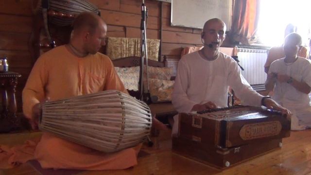 Киртан - Ашрам Бхактиведанты - 09.08.2014 смотреть онлайн