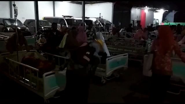 Death Toll Rises To Three In Indonesia Quake смотреть онлайн