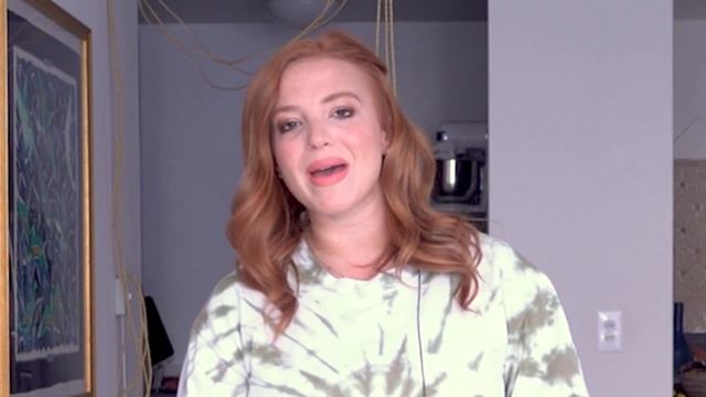 Addison Rae Cries Over Bryce Hall Cheating Questions смотреть онлайн