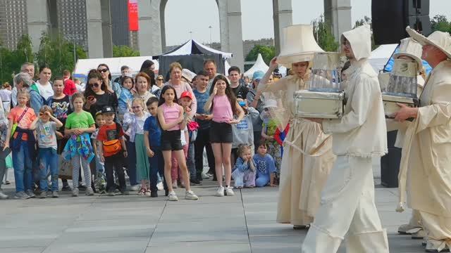 Фестиваль «Движения Первых» на ВДНХ (01.06.2023) смотреть онлайн
