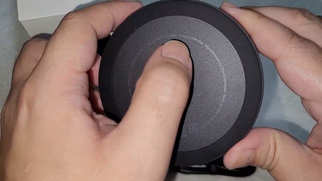 Xiaomi Mi 20W Wireless Charging Stand Unboxing (Philippines) смотреть онлайн