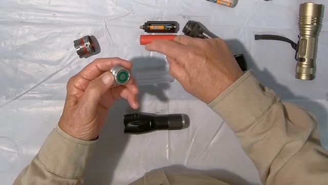 18650 Battery better than 3 AAA battery pack? смотреть онлайн