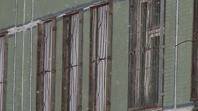 мать сломала ноги новорожденной смотреть онлайн