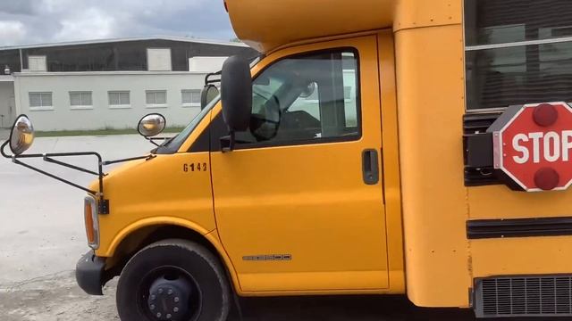2002 GMC Savana 3500 Short Bus смотреть онлайн