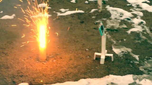 100 БЕНГАЛЬСКИХ ОГНЕЙ vs СТЕКЛЯННАЯ БУТЫЛКА!!! НОВОГОДНИЙ ЭКСПЕРИМЕНТ смотреть онлайн