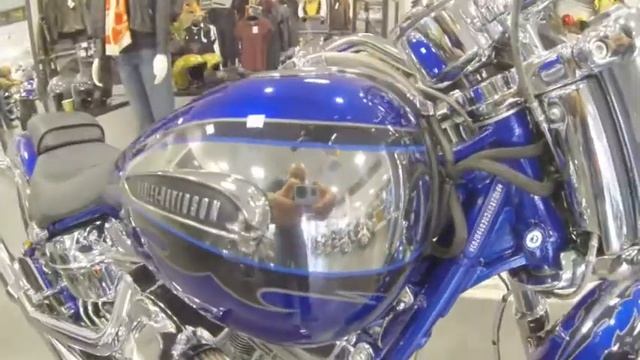 CVO Breakout in Candy Cobalt and Molten Silver with Abyss Blue Graphics смотреть онлайн