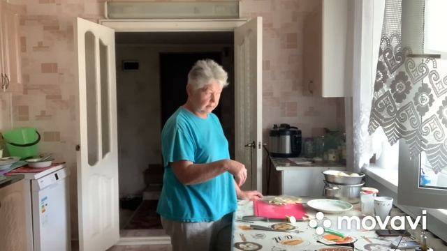 Готовлю обед//Жду много гостей//Покончила с козовником// смотреть онлайн