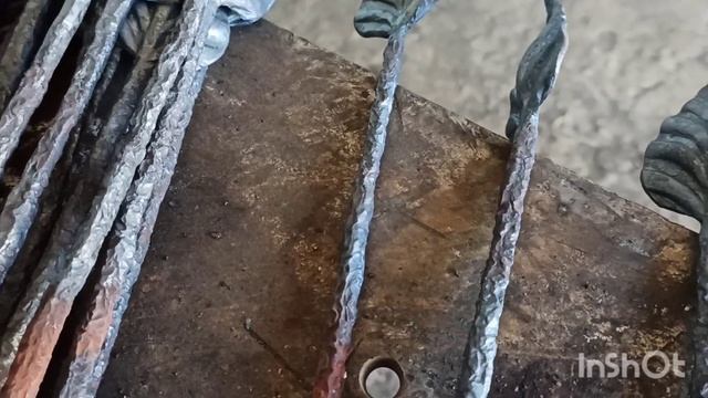 Соединил лепесток со стеблем. Даже не заметно. смотреть онлайн