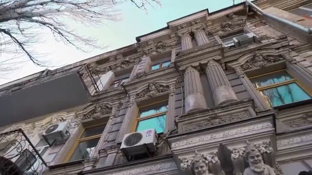 Цікаво про Дніпро від ДНІПРО TV Дом із Гномами смотреть онлайн