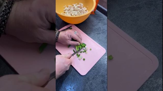 Вкуснейший салат из кальмаров. #готовимдома #вкусноипросто #рецепт смотреть онлайн