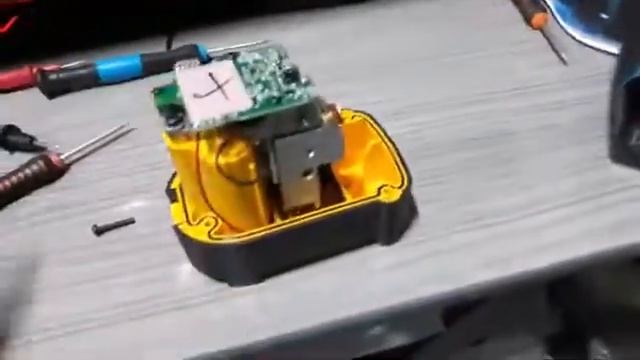 #DEWALT088CG Your DeWalt laser level not working, operate this super tip. طريقة تصليح ليزر ديوالت смотреть онлайн