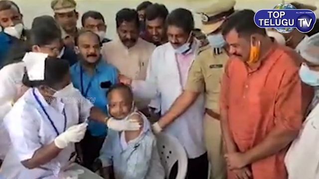 Osmania Superintendent Receives First Vaccine | Raja Singh Participate in Vaccine Drive | Top Telug смотреть онлайн