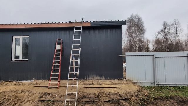 Строительство мастерской за миллион. Зашиваем стену профлистом смотреть онлайн