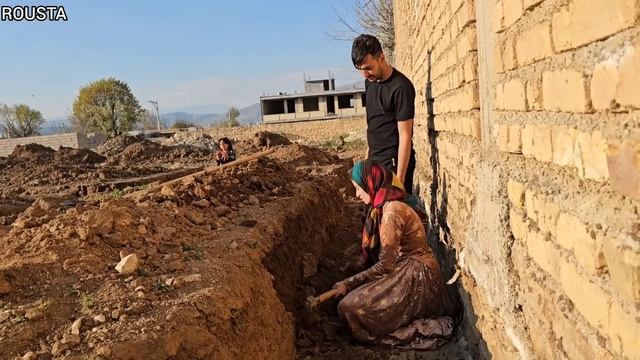 Mother's Return To The First House For Zahra And Ruhollah And The Story Of Opposition To Return