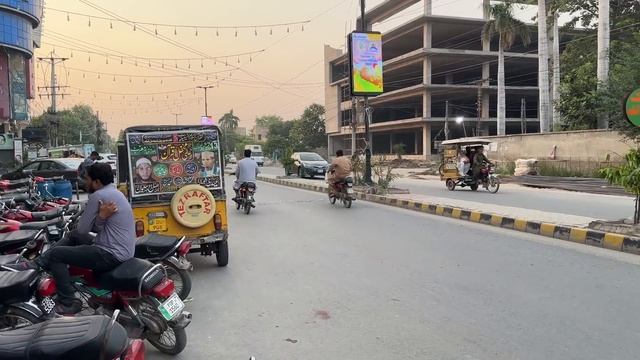 🇵🇰 D Ground Faisalabad, Pakistan - 4K Walking Tour & Captions