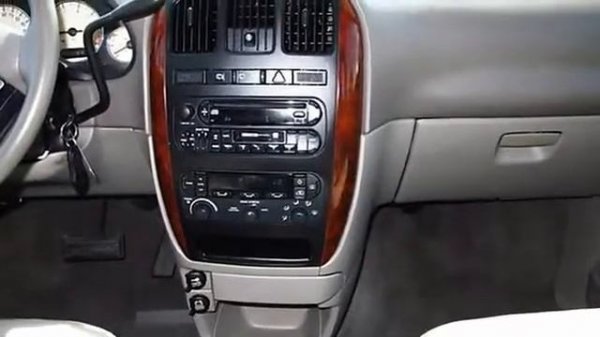 2003 Chrysler Town & Country - Julian's Auto Showcase