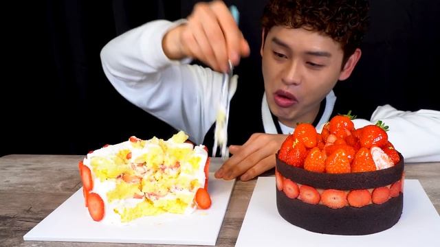 ASMR 딸기가득 초코생크림 케이크 블루베리 치즈케이크 먹방~!! Chocolate Cream Cake Full of Strawberries With Cake🧀 MuKBang~! смотреть онлайн