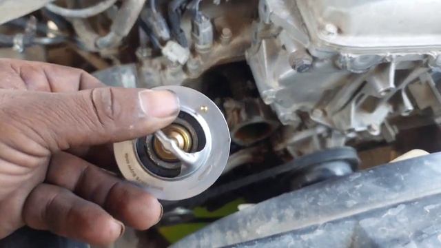 COMO CAMBIAR TERMOSTATO DE NISSAN D22 || FACIL MECANICA смотреть онлайн